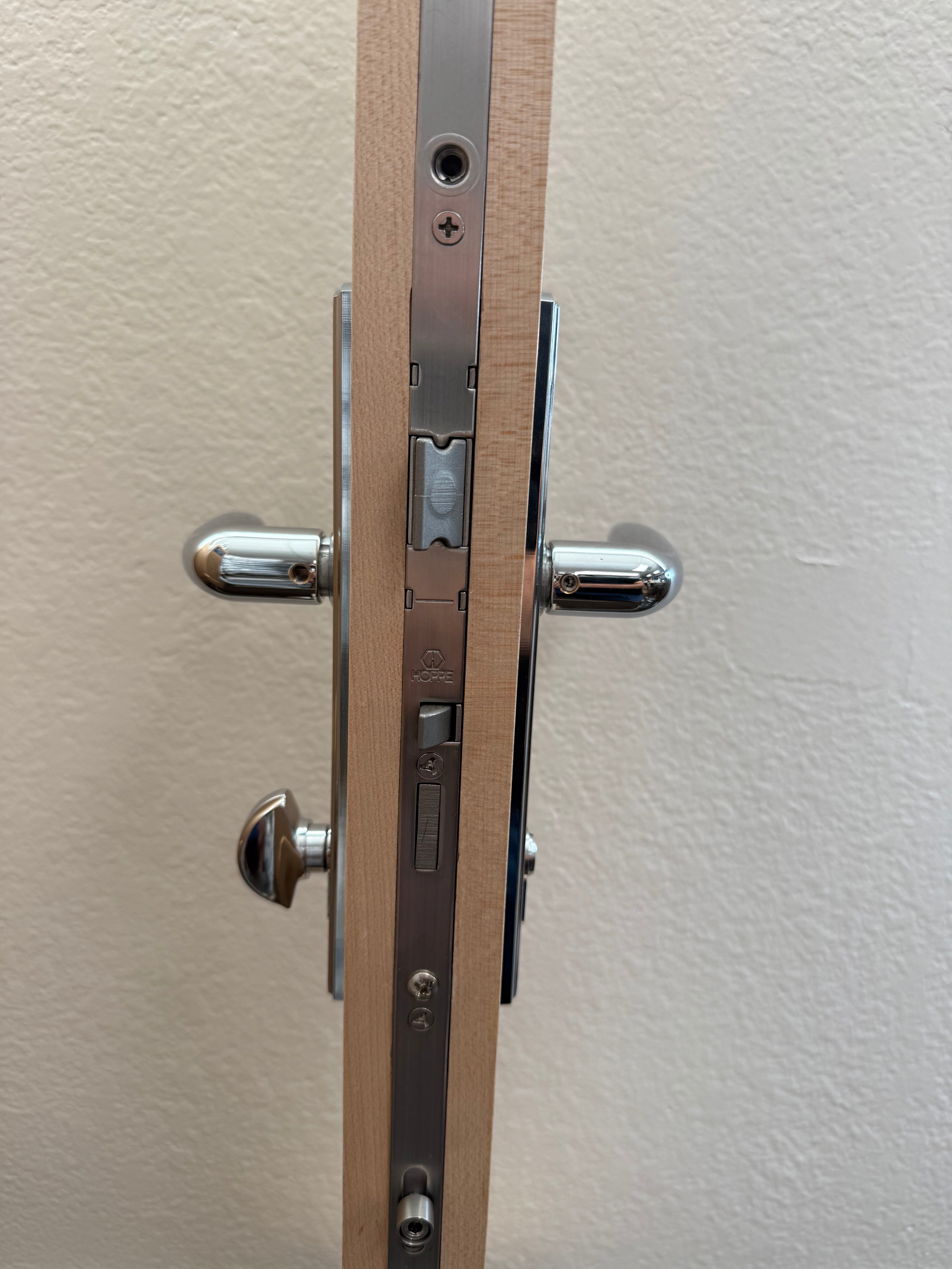 HOPPE MULTIPOINT LOCK HANDLESET, VERONA, M151/216N, SOLID BRASS-POLISHED CHROME ,2131047