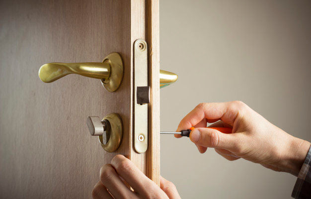 Finding A Locksmith You Can Trust As A Landlord