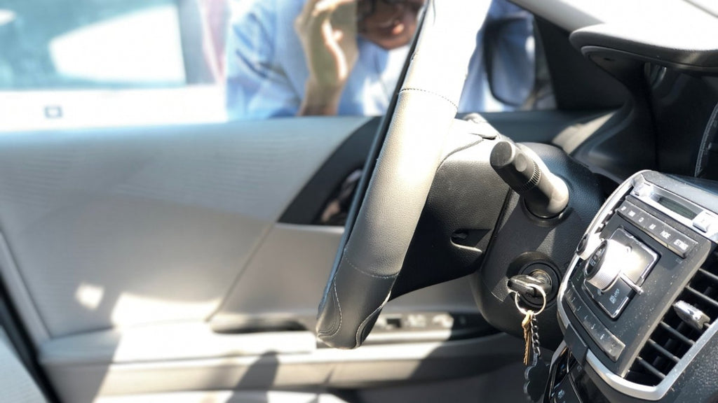 Who Should You Call for Car Lockouts or Lost/Damaged Keys?