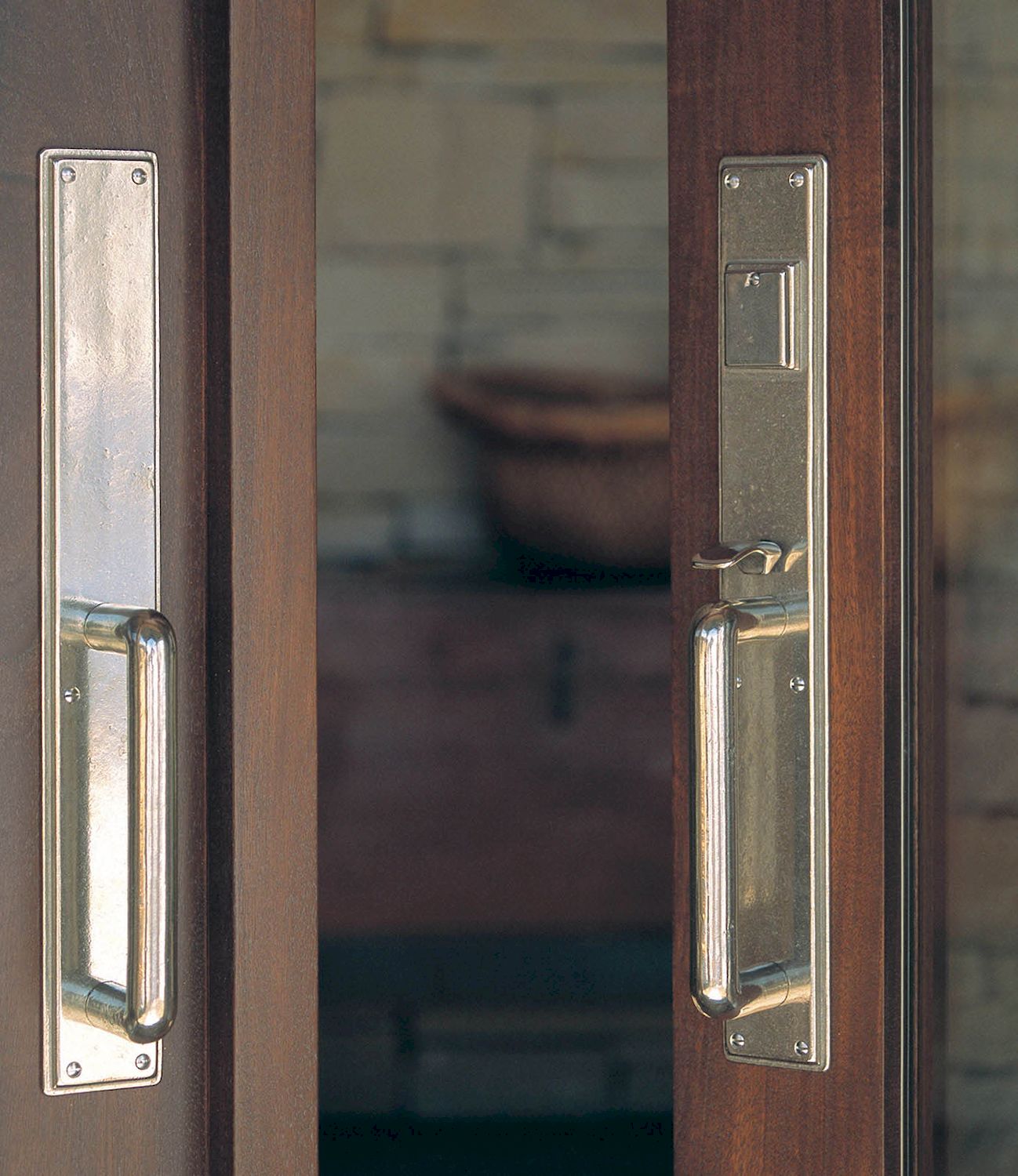 Rocky Mountain Stepped Entry Set – 2 3/4″ x 20″ - 2 1/2" x 8" Interior Escutcheon